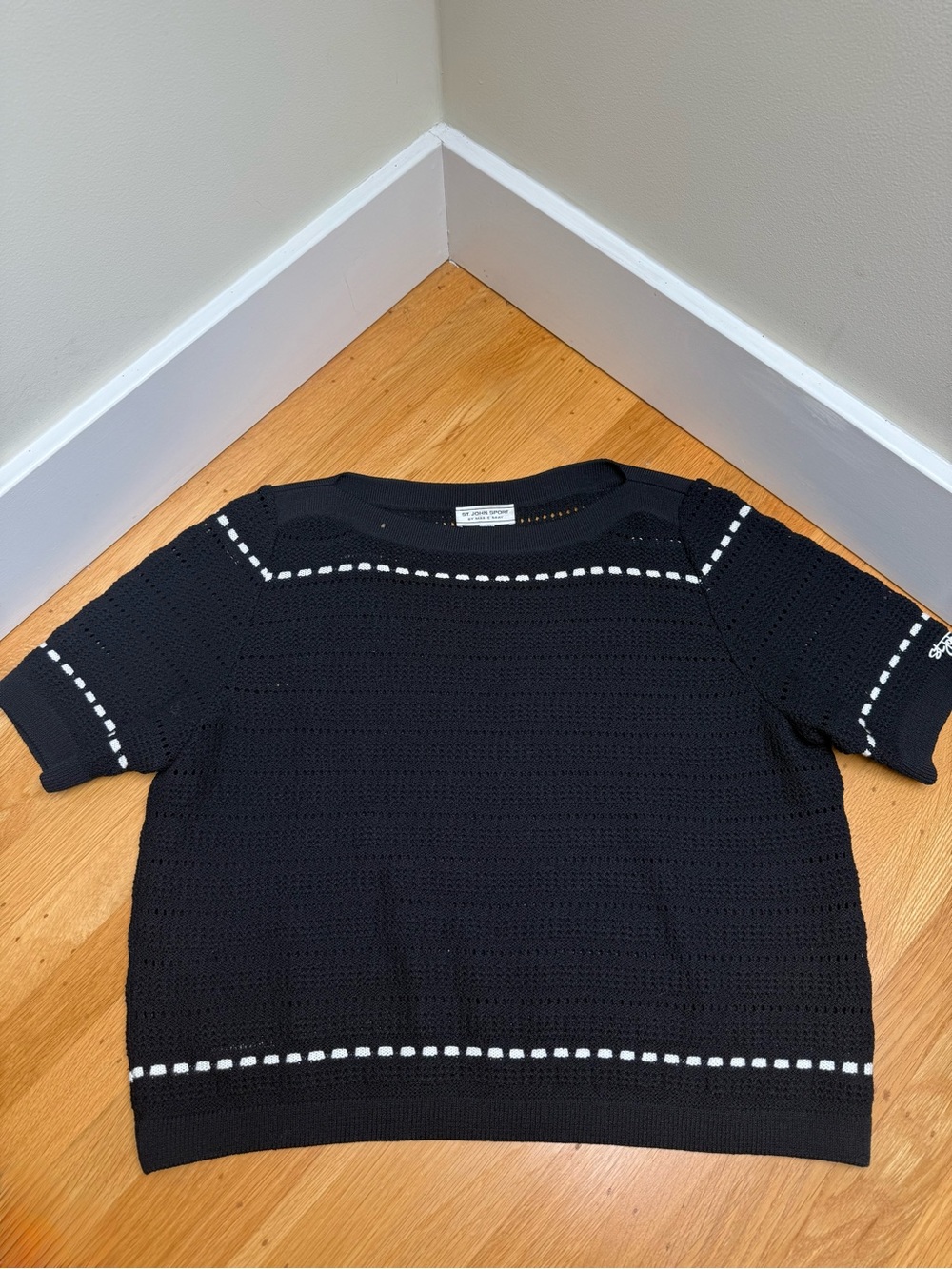 ST. JOHN SPORT By Marie Gray Black & White Short Sleeve Knit Top, size large